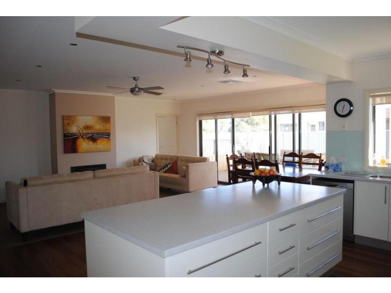 3B Amaroo Crt, Mulwala NSW 2647