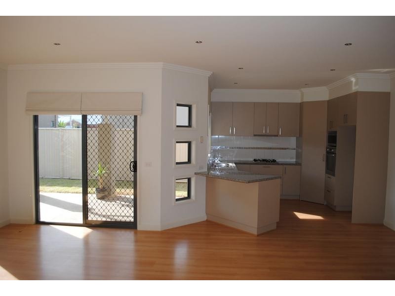 16 Parsons Crescent, Yarrawonga VIC 3730