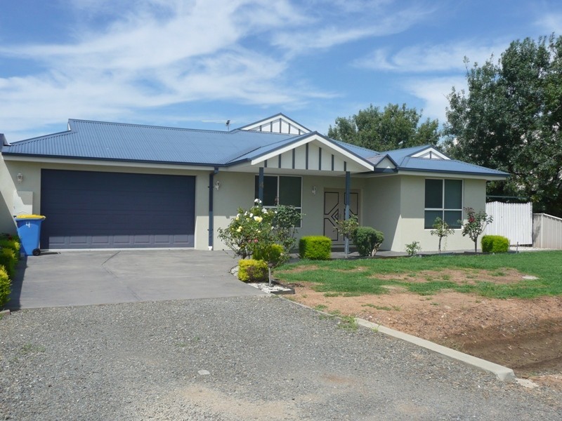 4 Hogans Road, Yarrawonga VIC 3730