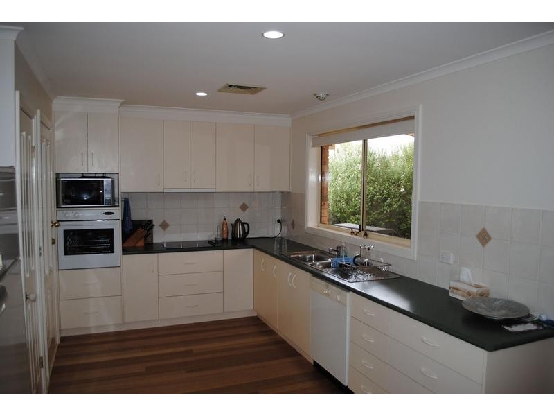2 Linthorpe Drive, Yarrawonga VIC 3730