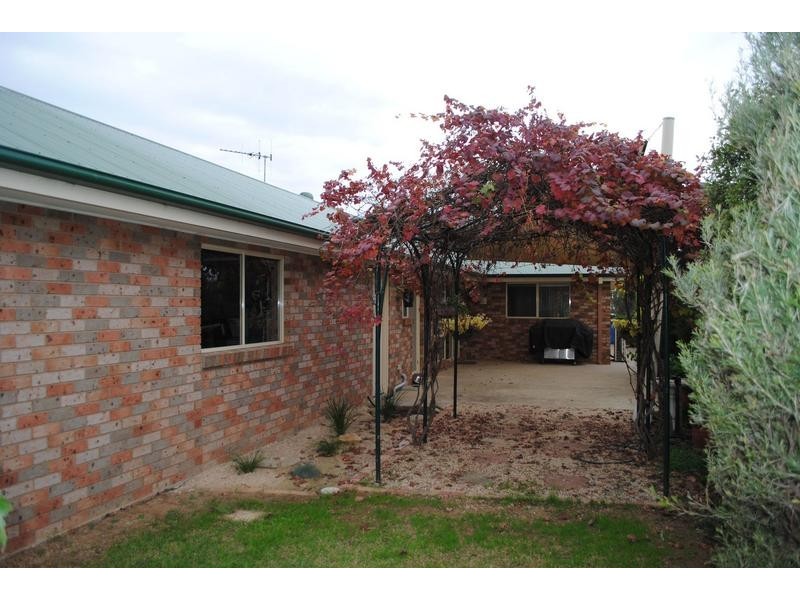 2 Linthorpe Drive, Yarrawonga VIC 3730