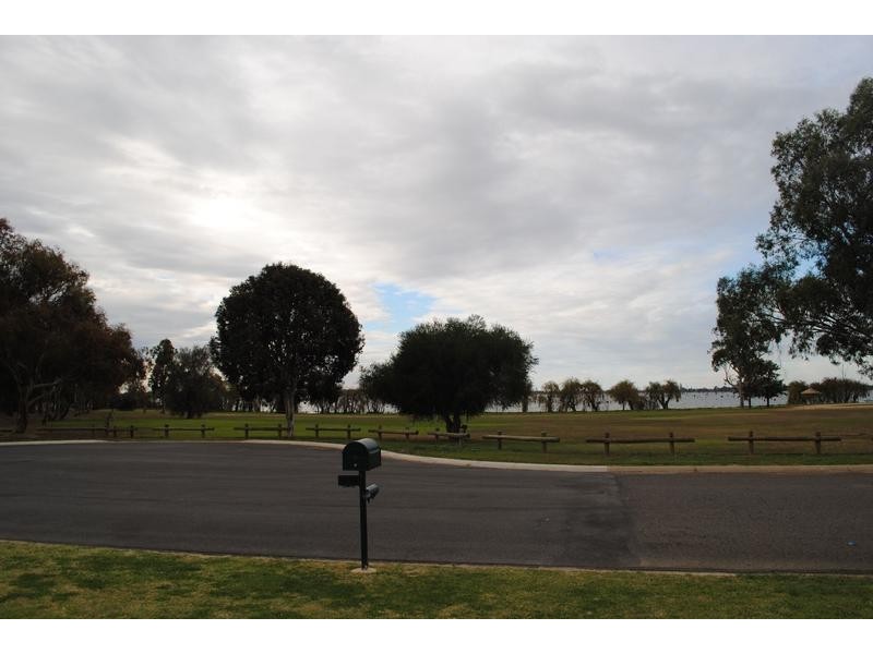 2 Linthorpe Drive, Yarrawonga VIC 3730