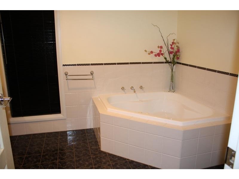 6 Amaroo Court, Mulwala NSW 2647