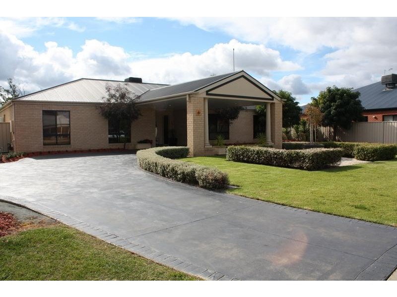 6 Amaroo Court, Mulwala NSW 2647