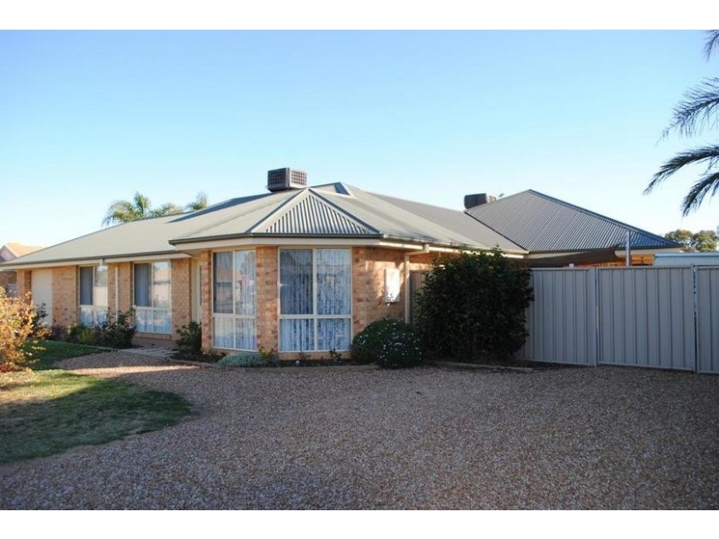 1B McCarthy Close, Yarrawonga VIC 3730