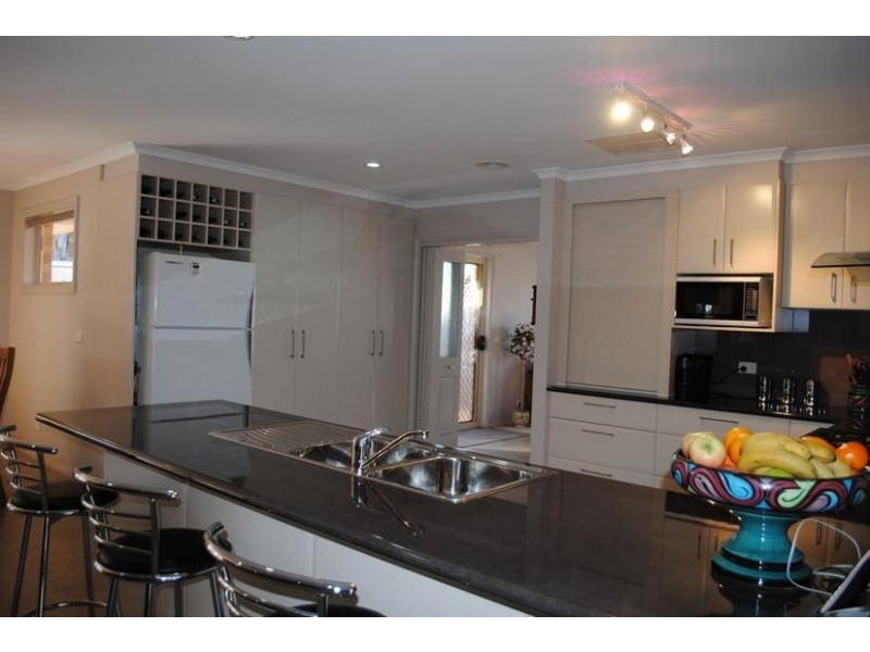 1B McCarthy Close, Yarrawonga VIC 3730