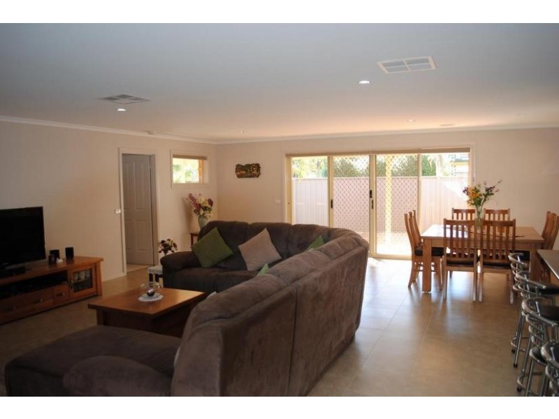 1B McCarthy Close, Yarrawonga VIC 3730