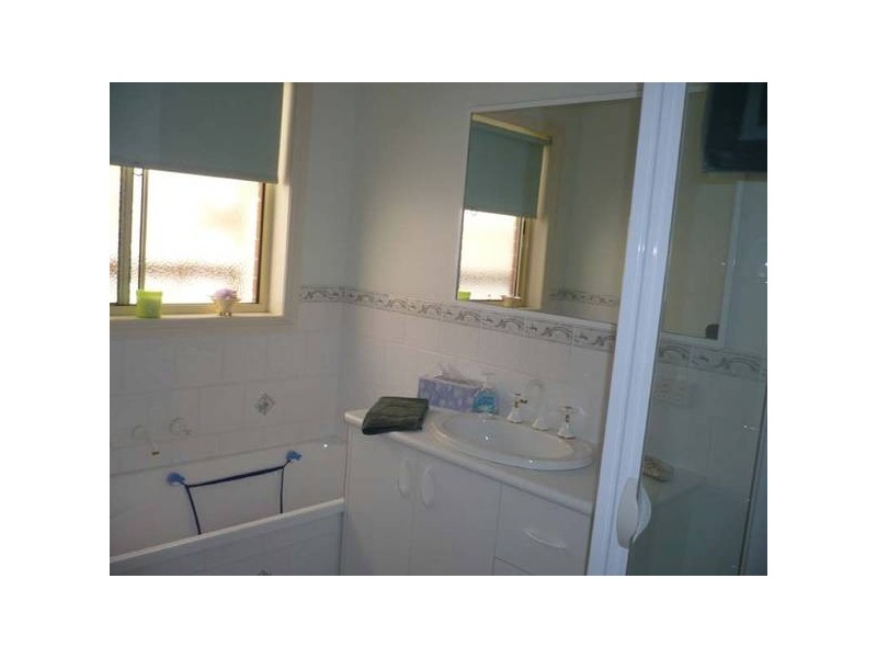 8 Sunshine Boulevard, Mulwala NSW 2647