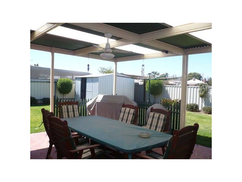 8 Sunshine Boulevard, Mulwala NSW 2647