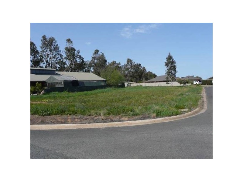 15 Luton Drive, Yarrawonga VIC 3730