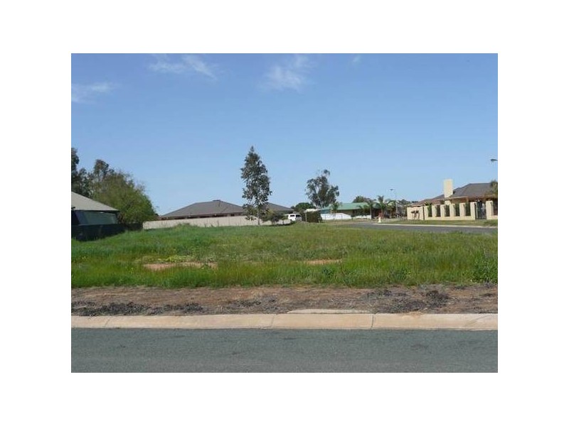 15 Luton Drive, Yarrawonga VIC 3730