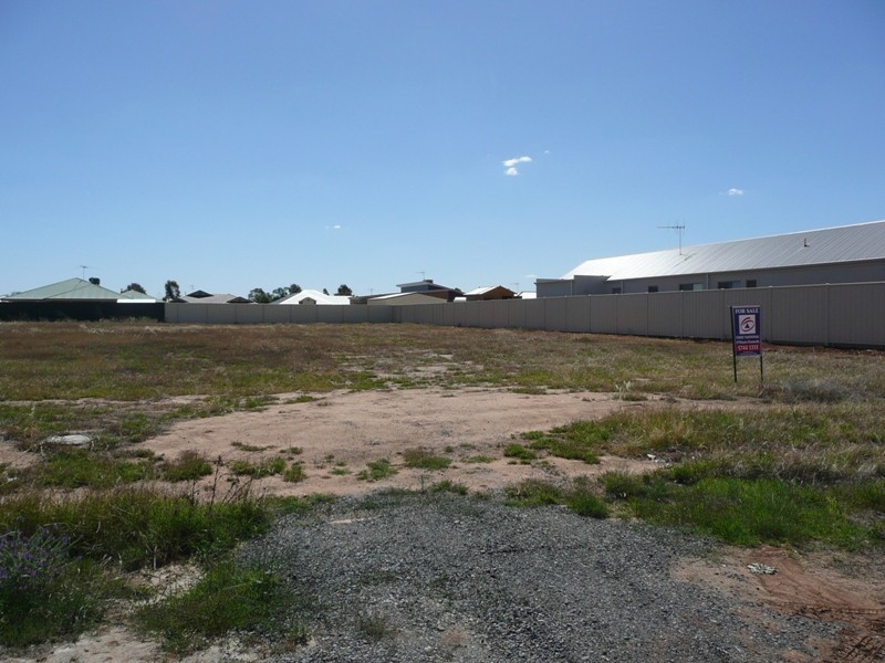 60 Fields Avenue, Yarrawonga VIC 3730