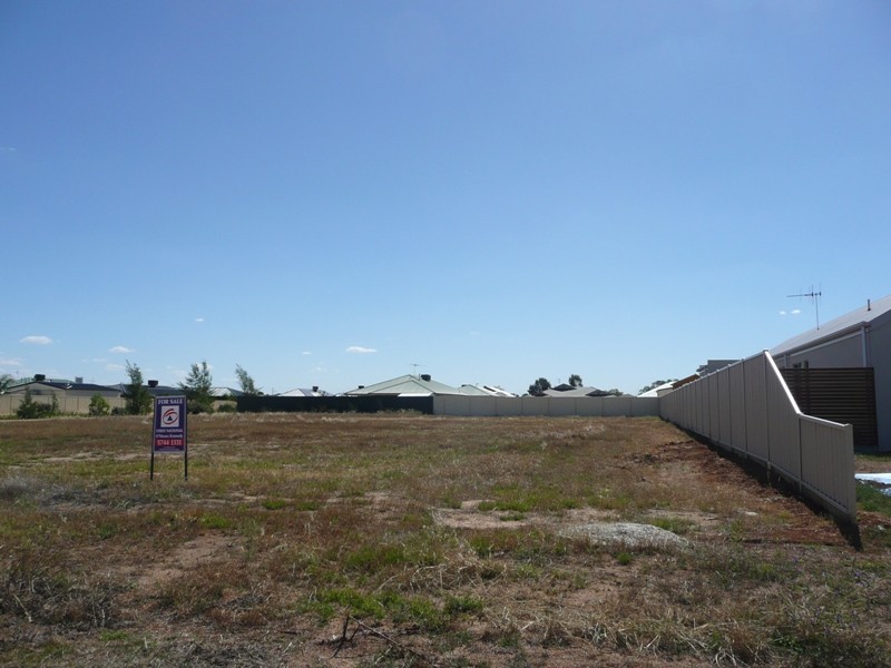 60 Fields Avenue, Yarrawonga VIC 3730