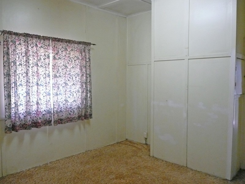 18 Price St, Oxley QLD 4075