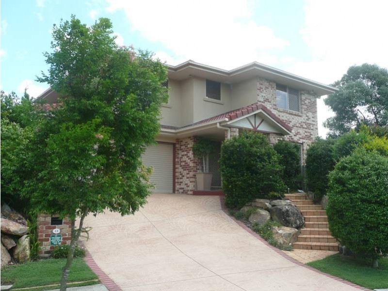 13 Hogan Place, Seventeen Mile Rocks QLD 4073