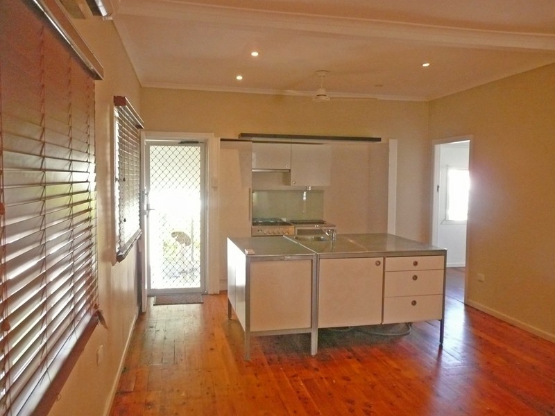 32 Campbell Terrace, Oxley QLD 4075