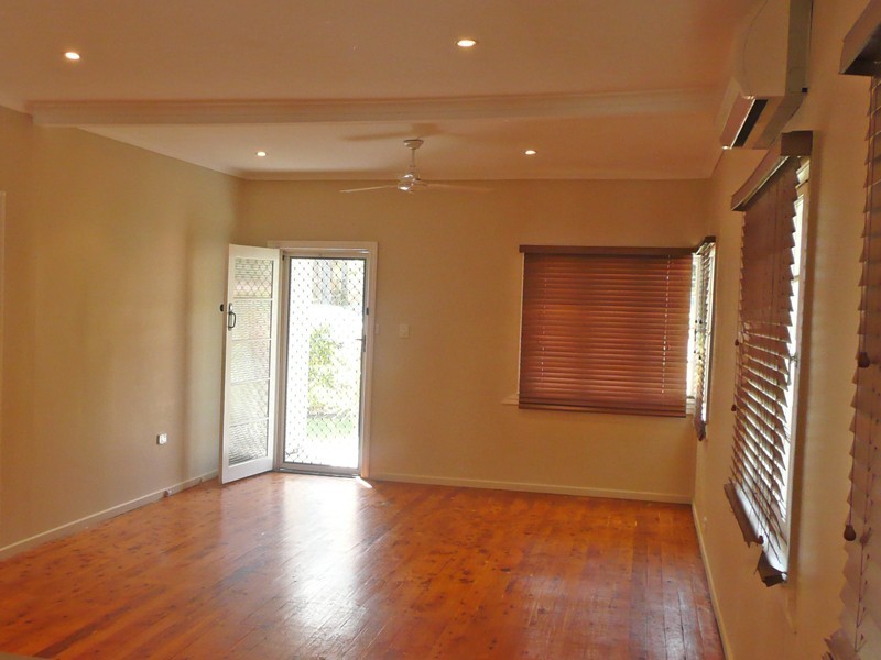 32 Campbell Terrace, Oxley QLD 4075