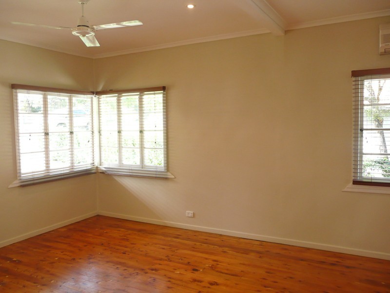 32 Campbell Terrace, Oxley QLD 4075
