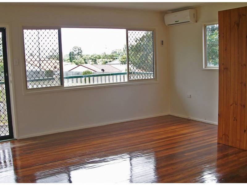 12 Southern Cross Avenue, Darra QLD 4076