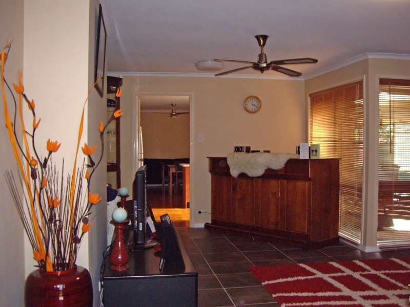 18 Thornburgh Street, Oxley QLD 4075