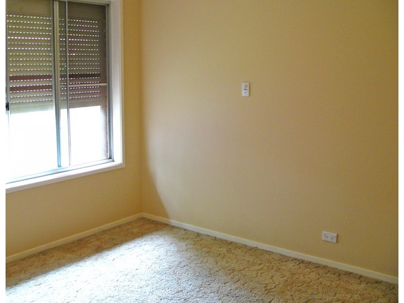 18 Thornburgh Street, Oxley QLD 4075