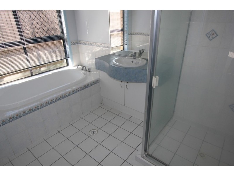 13 Muirfield Cres, Oxley QLD 4075