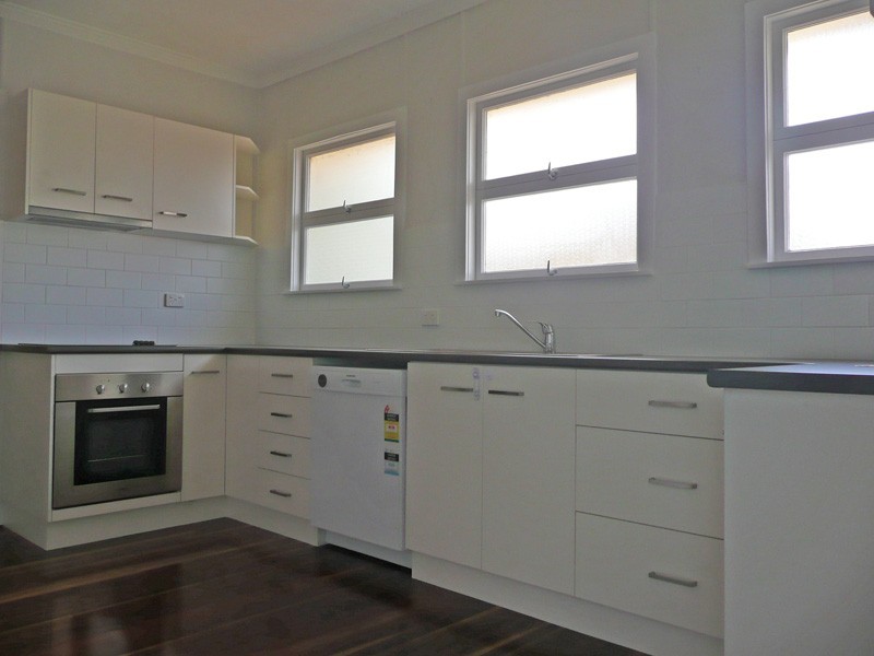 33 Bayford St, Oxley QLD 4075