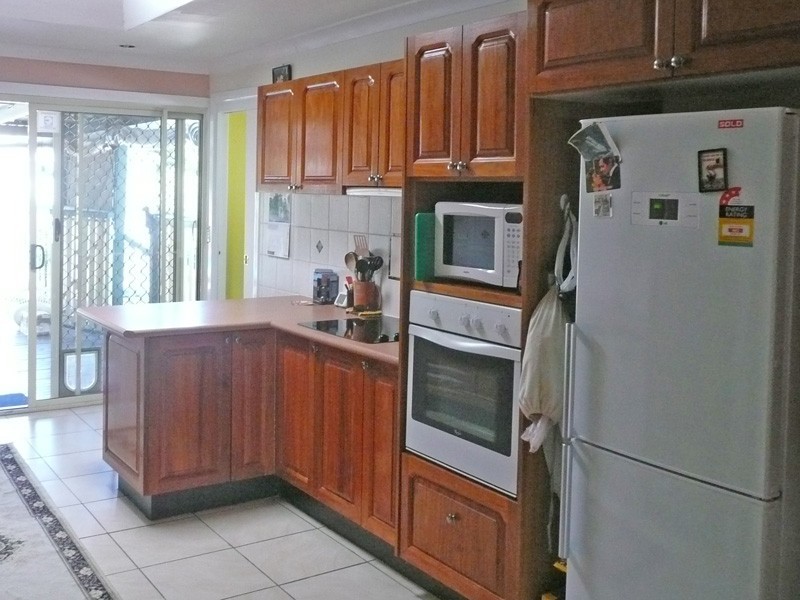 11 Lawson Street, Oxley QLD 4075