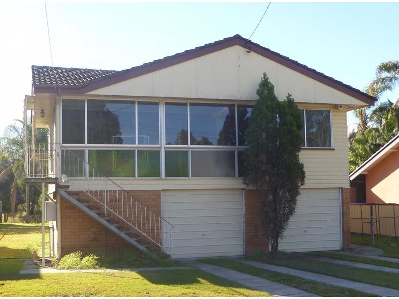 32 Lawson St, Oxley QLD 4075