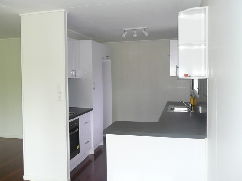 32 Lawson St, Oxley QLD 4075