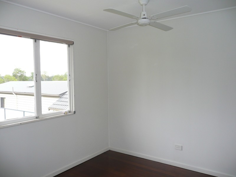 32 Lawson St, Oxley QLD 4075