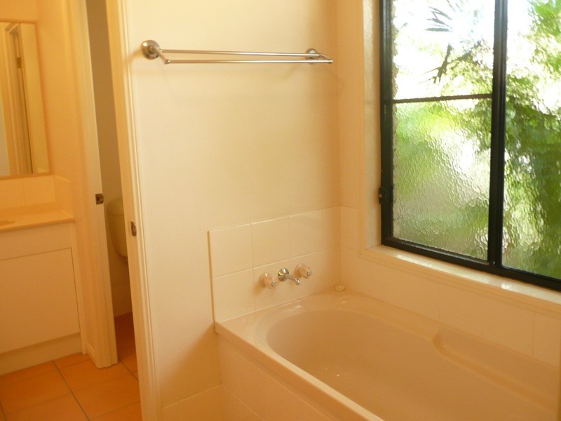 11 Green Close, Durack QLD 4077