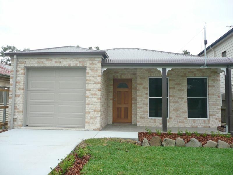 74 Oxley Station Rd, Oxley QLD 4075