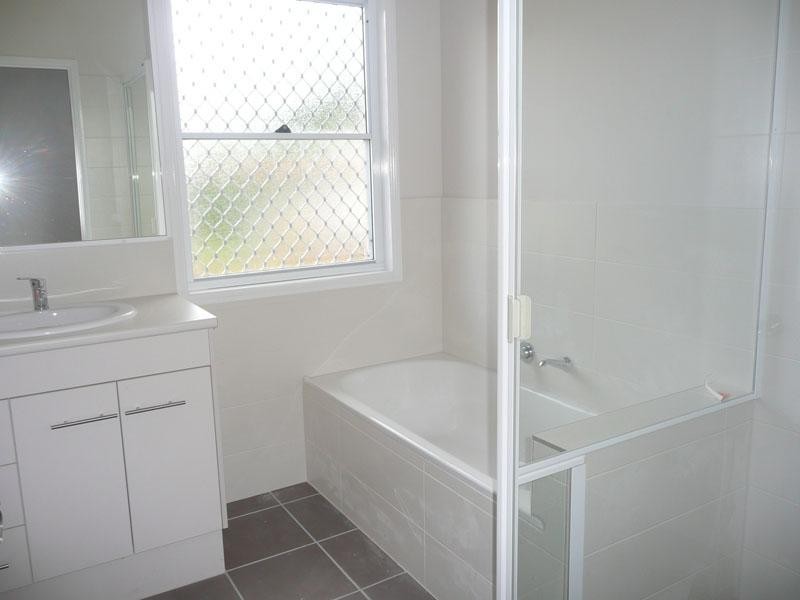 74 Oxley Station Rd, Oxley QLD 4075