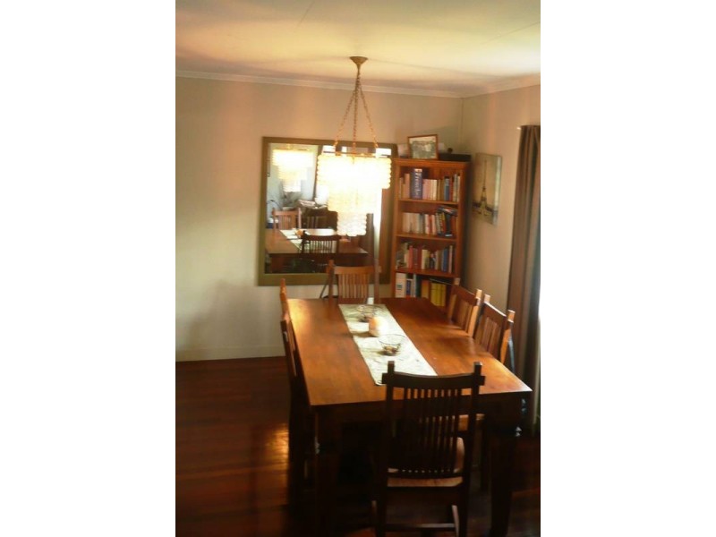 18 Muirlea Street, Oxley QLD 4075