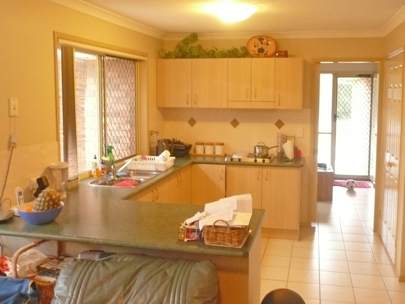 4 Riviera Court, Oxley QLD 4075