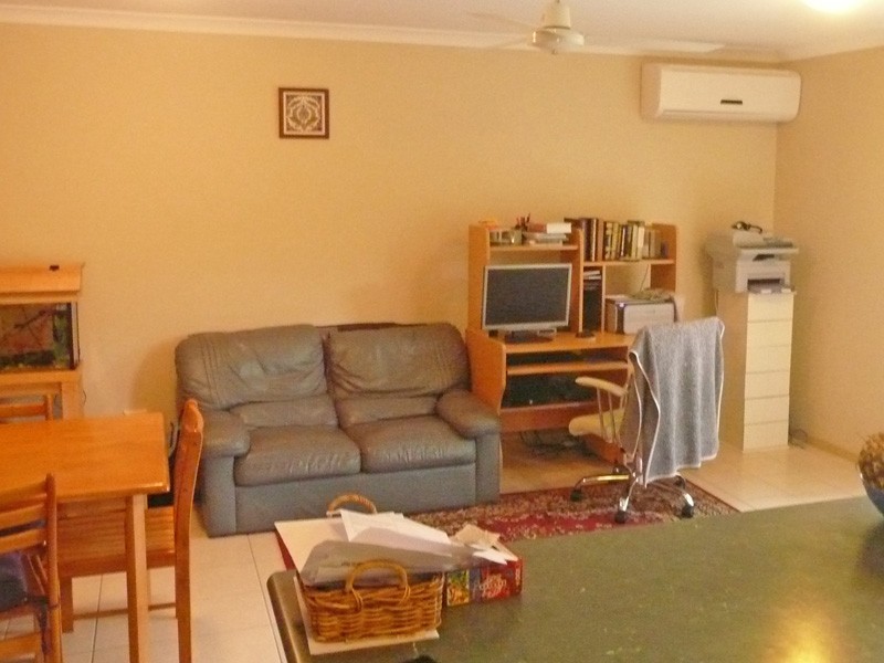 4 Riviera Court, Oxley QLD 4075