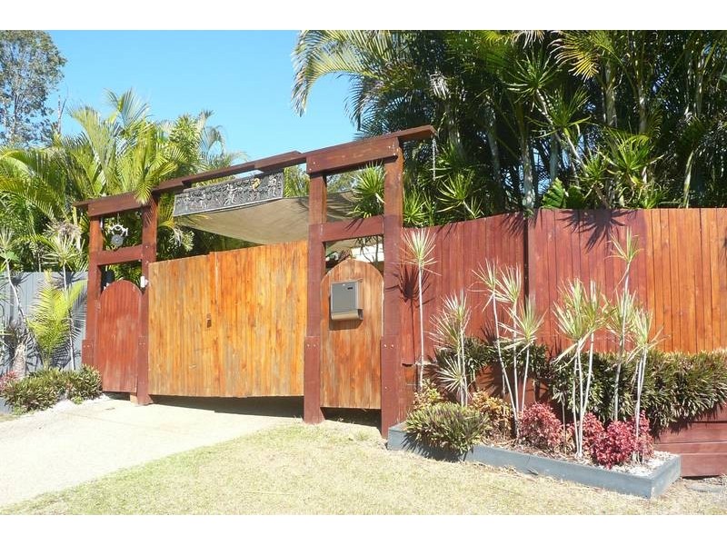 9 Kauri Place, Seventeen Mile Rocks QLD 4073