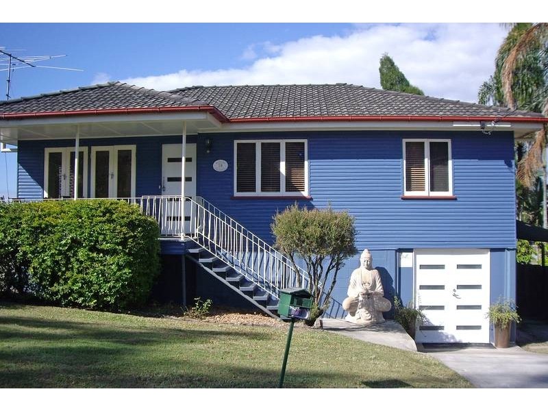 18 Merring Street, Oxley QLD 4075