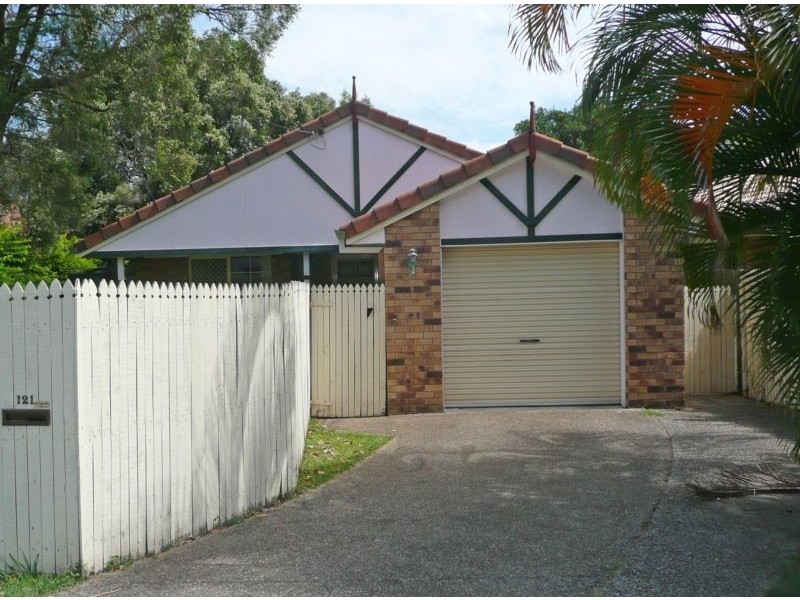 121 Graceville Ave, Graceville QLD 4075