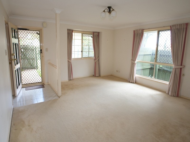 121 Graceville Ave, Graceville QLD 4075