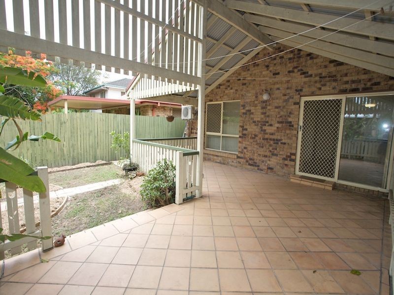 121 Graceville Ave, Graceville QLD 4075