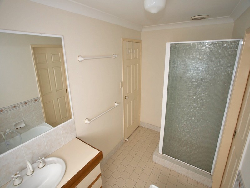 121 Graceville Ave, Graceville QLD 4075