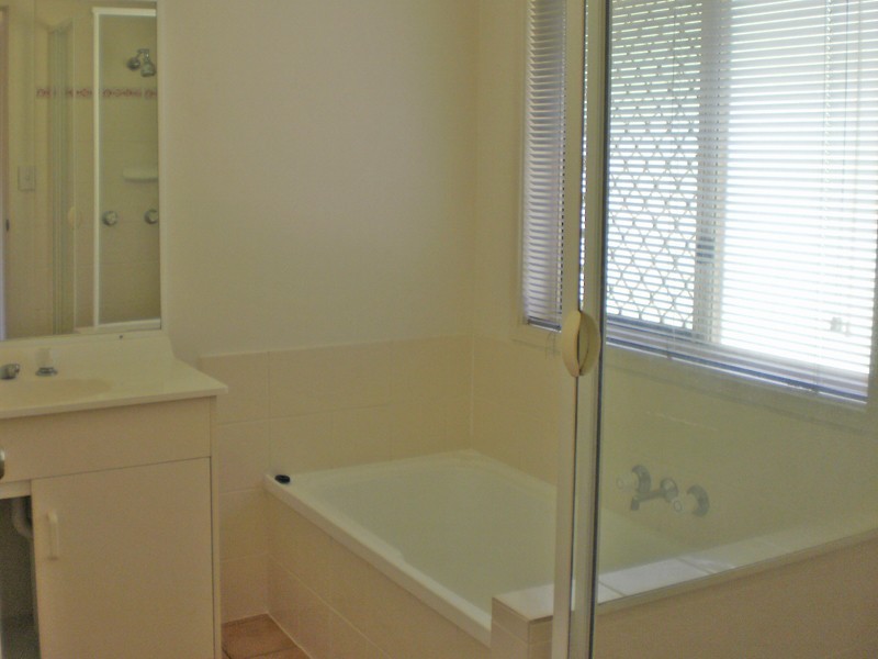 19 Henry Samuel Dr, Redbank Plains QLD 4301