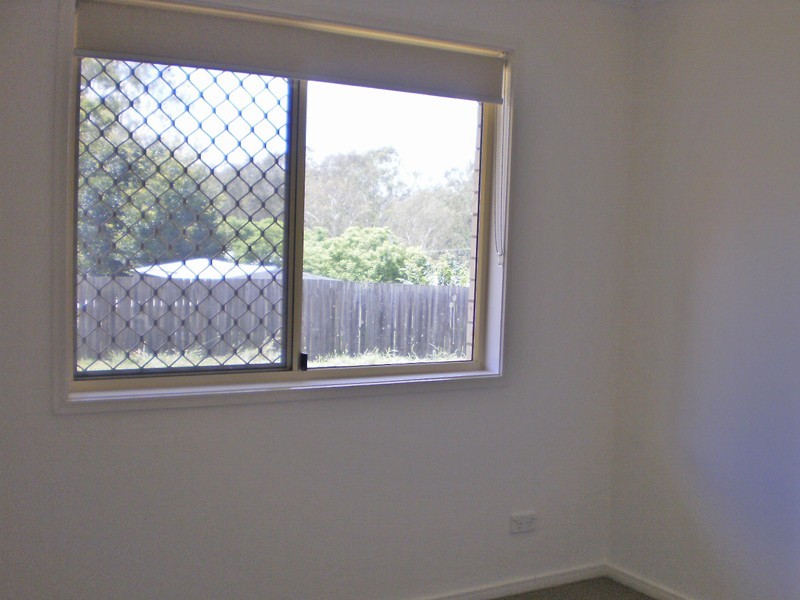 19 Henry Samuel Dr, Redbank Plains QLD 4301
