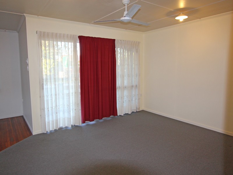 34 Oxley Station Rd, Oxley QLD 4075