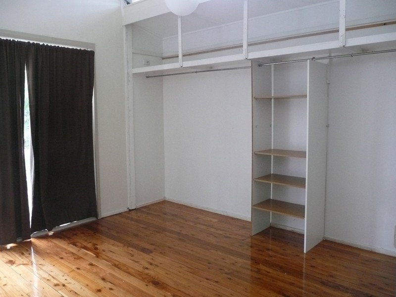 60 Blackheath Rd, Oxley QLD 4075