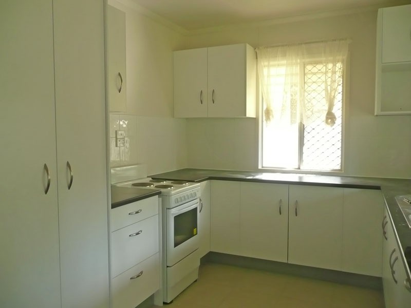 12 Logan Ave, Oxley QLD 4075
