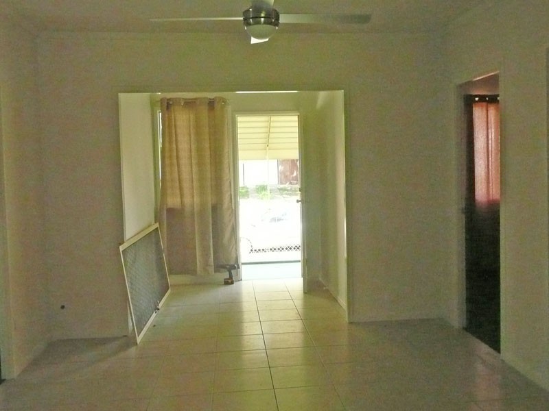 12 Logan Ave, Oxley QLD 4075
