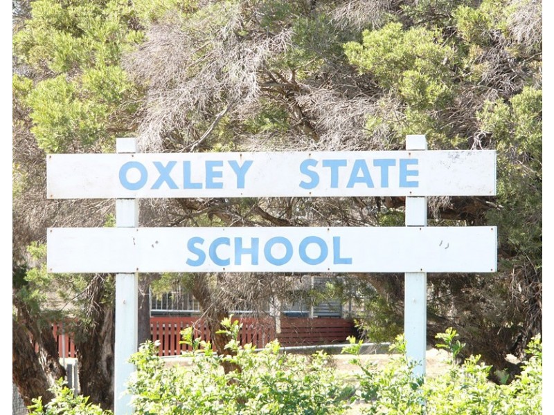 12 Logan Ave, Oxley QLD 4075